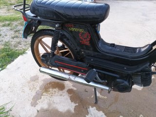 Derbi Variant Negra y Dorada