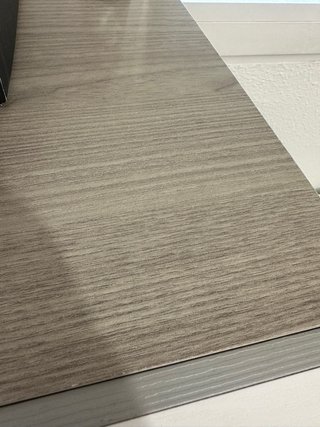 Cómoda blanca con cajones