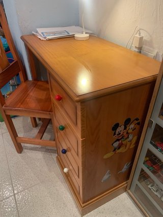 Conjunto escritorio y silla madera de pino
