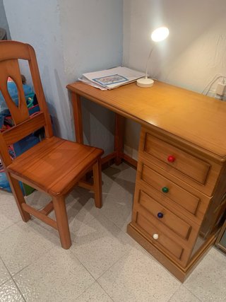 Conjunto escritorio y silla madera de pino
