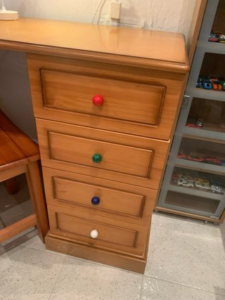 Conjunto escritorio y silla madera de pino