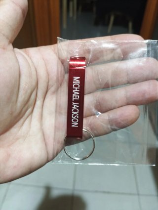 Llavero, Bolígrafo y Pendrive Thriller