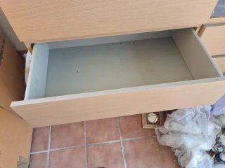 Cómoda IKEA de 4 cajones – Oportunidad