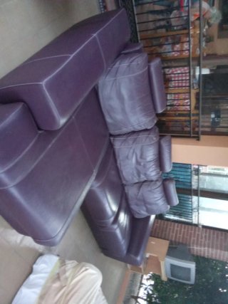 Sofá Chester Morado de Piel   OFERTA