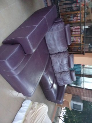 Sofá Chester Morado de Piel   OFERTA
