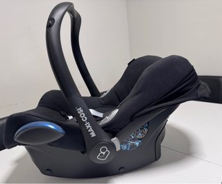 Maxi-Cosi CabrioFix + Adaptadores Bugaboo