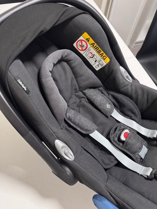Maxi-Cosi CabrioFix + Adaptadores Bugaboo