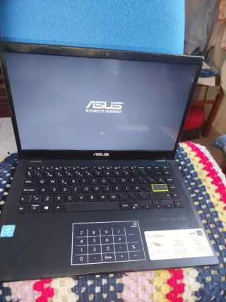 Portátil Asus E410Ma