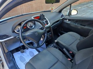 Peugeot 207 2010