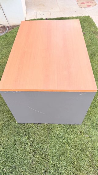 Escritorio madera y metal