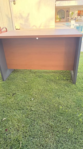 Escritorio madera y metal