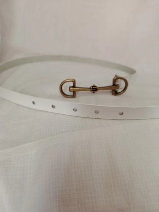 Cinturón blanco piel hebilla encuentre oro viejo