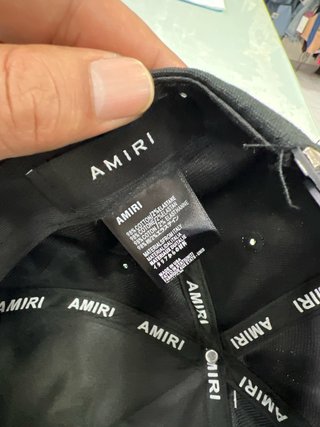 Gorra Amiri Negra con Logo Brillante