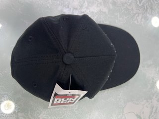 Gorra Amiri Negra con Logo Brillante