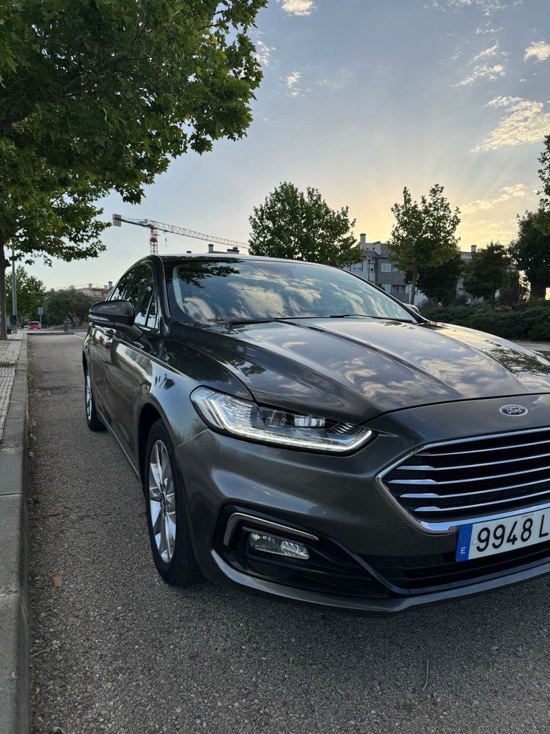 Ford Mondeo 2019 titanium - foto 1