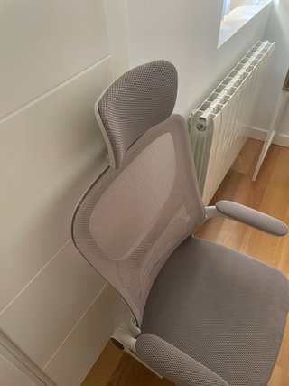 Silla de oficina ergonómica beige