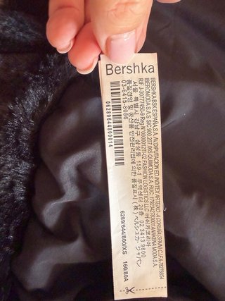 Bomber pelo negro mujer Bershka