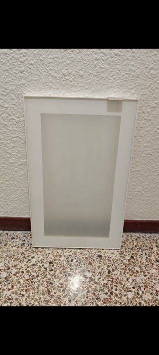 Puertas de mueble TV Ikea Blancas y traslucidas