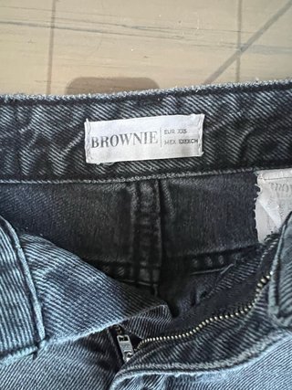 Shorts desgastados Brownie