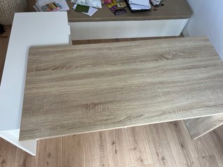 Mesa escritorio L, casi nueva