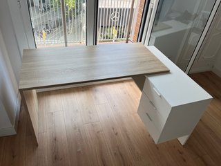 Mesa escritorio L, casi nueva