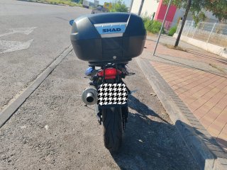 BMW F800R Moto Naked Azul y Blanca