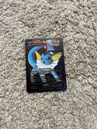 Cartas Pokémon Doradas y Negras