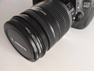 Canon EOS 60D + Objetivo EF-S 18-200mm