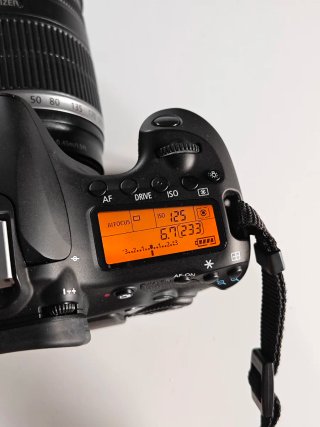 Canon EOS 60D + Objetivo EF-S 18-200mm