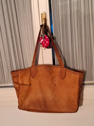 Borsa grande in cuoio marrone con fiori