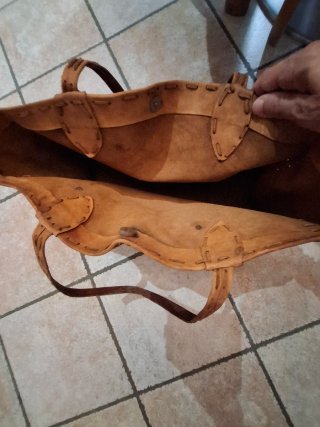 Borsa grande in cuoio marrone con fiori