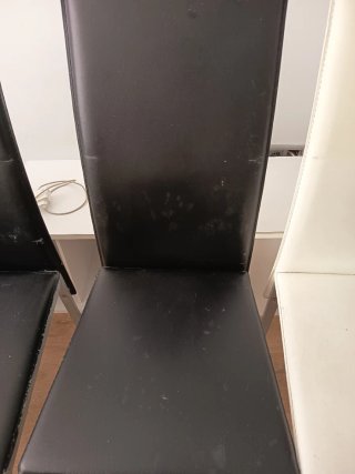 Mesa de comedor blanca y cristal negro