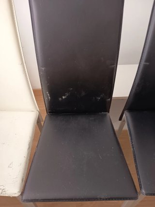 Mesa de comedor blanca y cristal negro