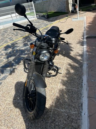 Urge Hyosung Bobber GV300S Negra