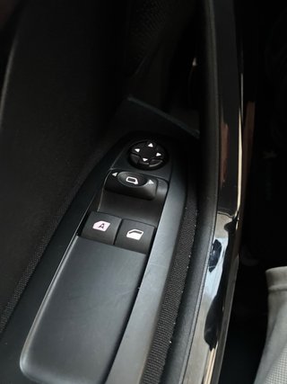 Peugeot 208 SOLO 29.000 KM!!!