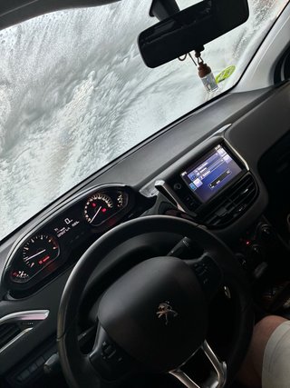 Peugeot 208 SOLO 29.000 KM!!!