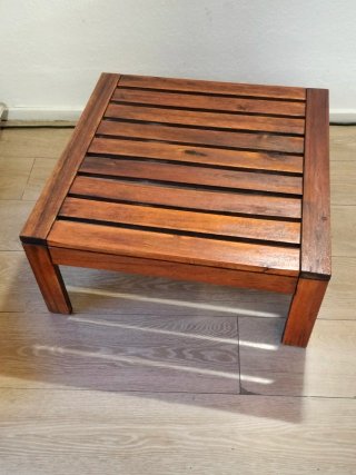 Mesa baja de madera Ikea