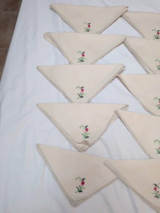 10 servilletas bordadas a mano
