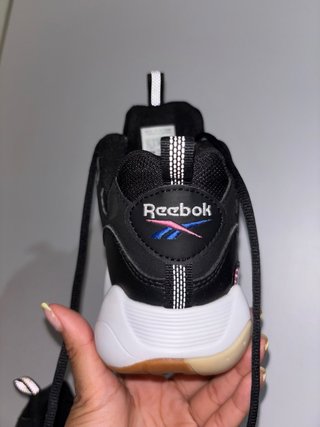 Zapatillas Reebok Negras con detalles