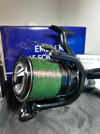 Carrete Daiwa Emblem 45 SCW QD-SD