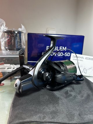 Carrete Daiwa Emblem 45 SCW QD-SD