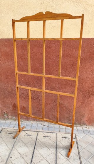 Biombo colgador de madera