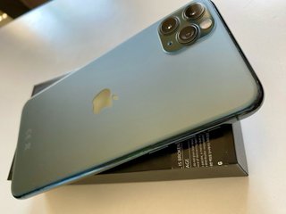 iPhone 11 Pro Max Verde 86% Batería