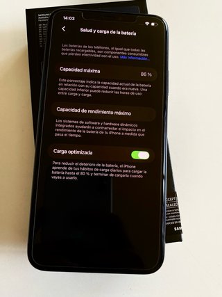 iPhone 11 Pro Max Verde 86% Batería