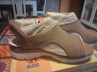 Sandalias Skechers Slip-Ins Moka