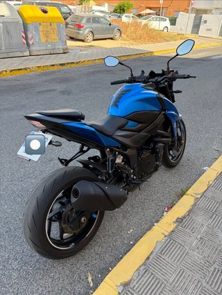 Suzuki GSX-S 750 Azul