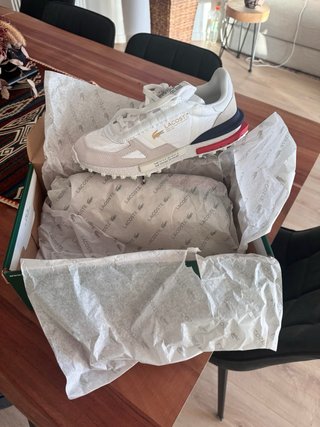Zapatillas Lacoste Blancas y Rojas