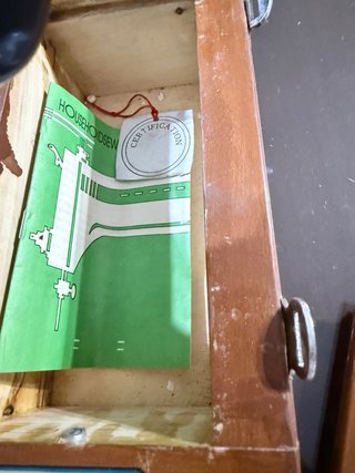 Máquina de coser antigua POPUE