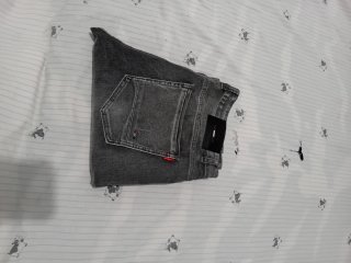 Pantalón vaquero gris