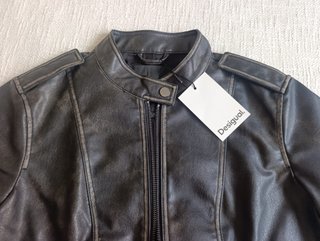 Chaqueta Desigual efecto piel desgastada